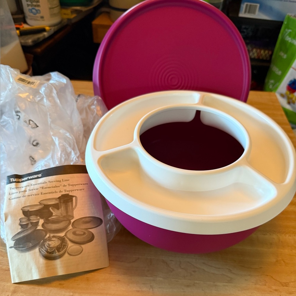 Tupperware Essentials Large Bowl with Party Tray